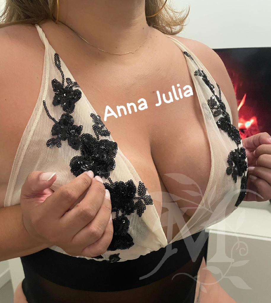 Anna Julia, gioco relax dolcezza  1