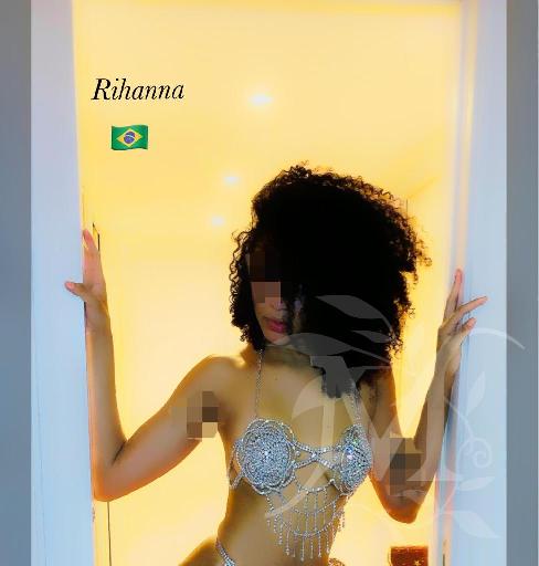 Rihanna 9