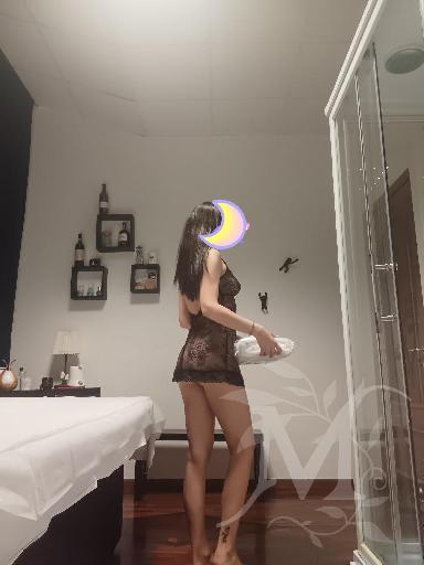 Laura, calda spagnola 4