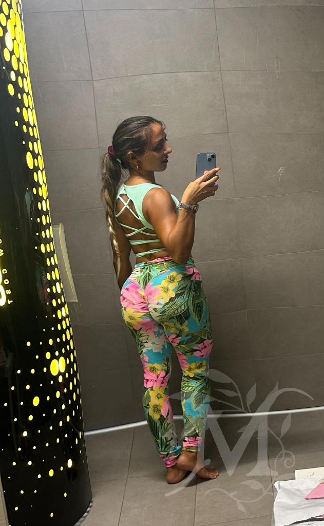 Lara Fitness 7