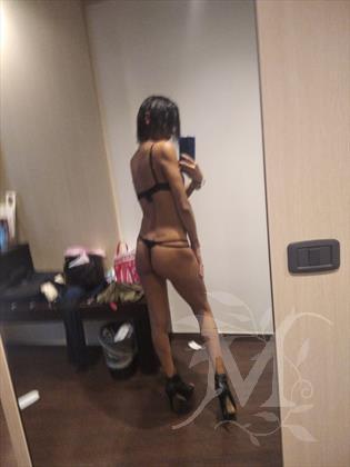 Adriana 3