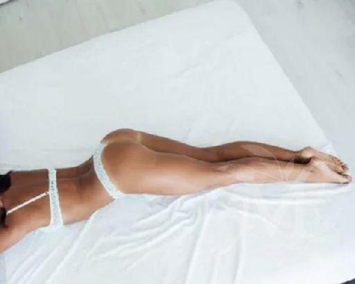 Massaggi giovane italiana 5