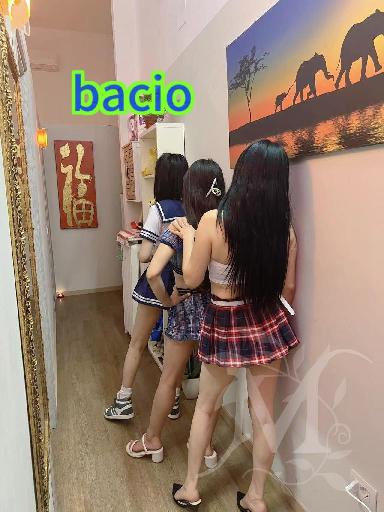 Bacio Massaggi 5