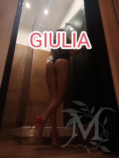 Giulia Italiana e Sensuale 13