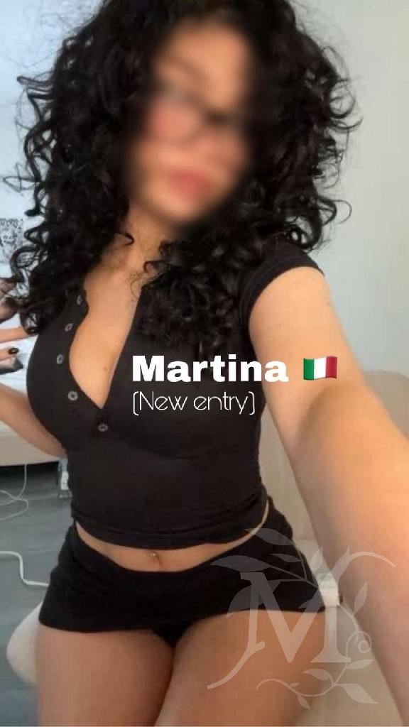 GIULIA ITALIANA ?? & STAFF DAL LUN-DOM 9:30 ALLE 20 2