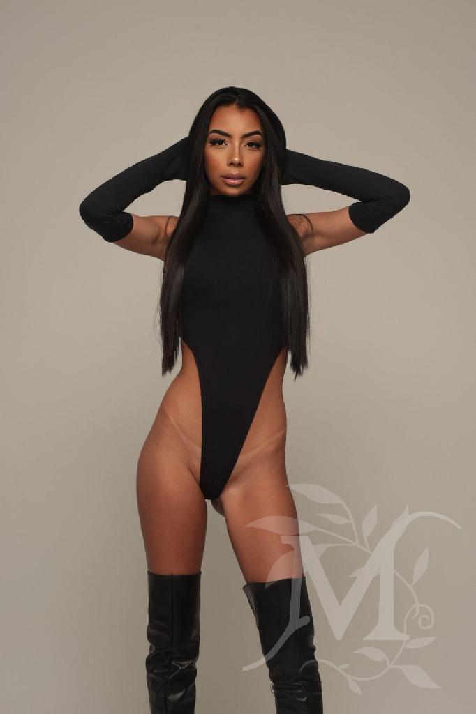 Cleo top model 6