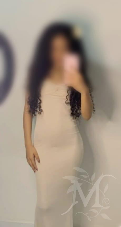 Serena massaggiatrice sensuale 2