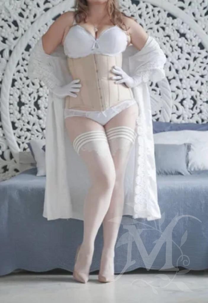NICOL ITALIANA BELLA MASSAGGIATRICE FORME ESPLOSIVE! 4