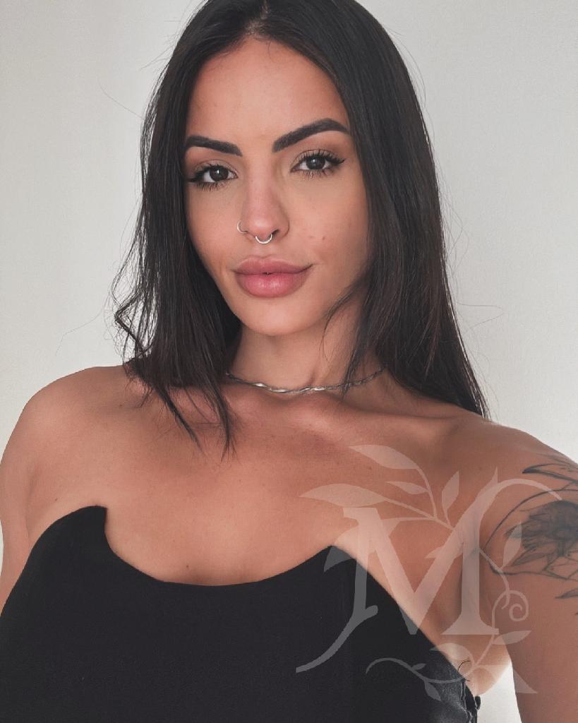 Karol bella  7